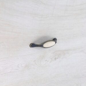Poignée pour meubles en zamac et  Porcelaine  Entraxe 96  Ivoire rustique Lot de 25 – Image 5