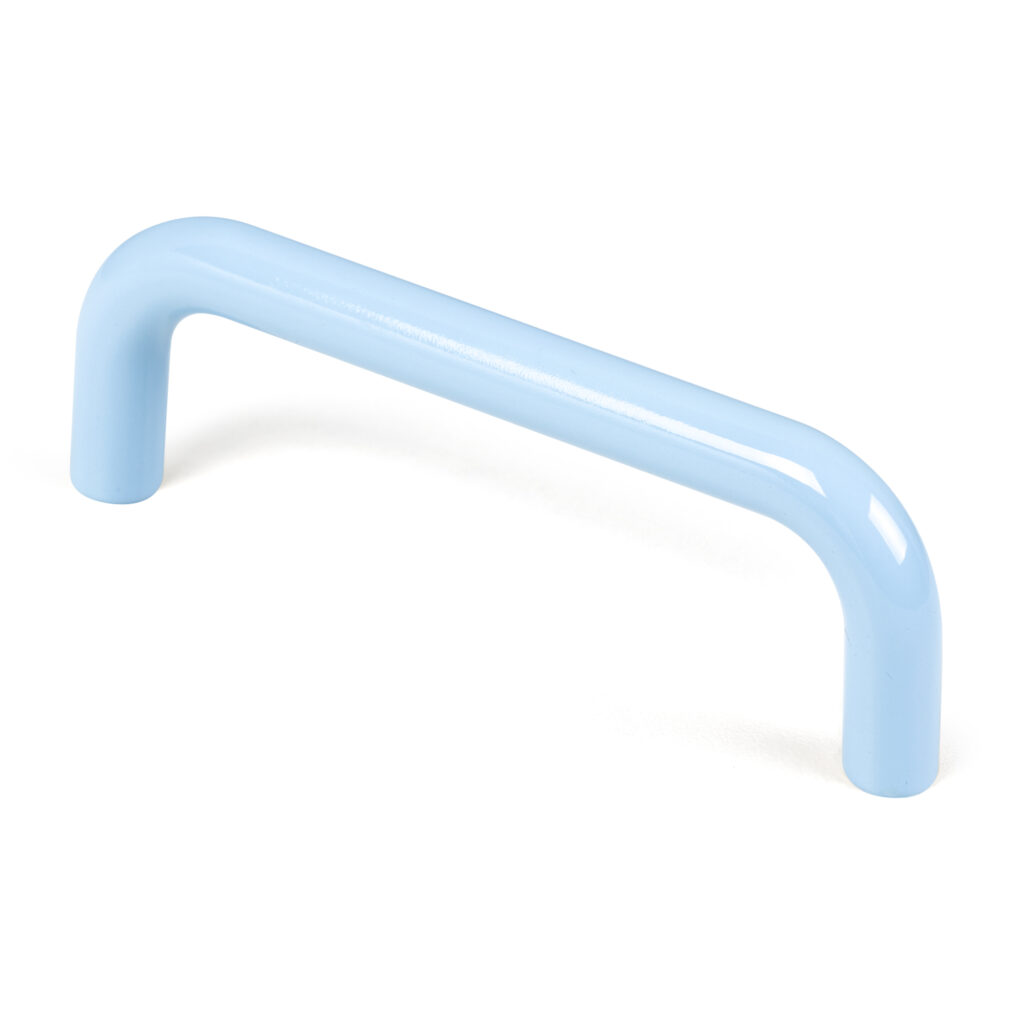 Poignée de meuble abs entraxe  96 mm bleu celeste brillant lot de 50 piéces
