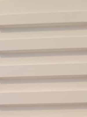 Panneau mural 3D en MDF massif Blanc satiné de 2760 mm X 495 mm MICRO WAVY  – Image 2